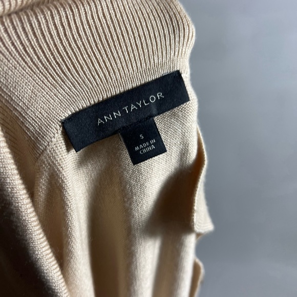 ANN TAYLOR Old Money Polo Cardigan Tan White 3/4 Sleeve Womens Small - Picture 6 of 8